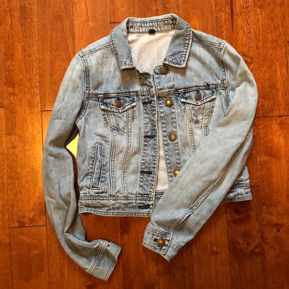 American Eagle Outfitters Jackets & Blazers - American Eagle Jean Jacket 🖤